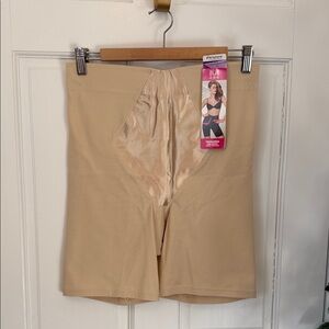 Flexees by Maidenform Shapewear Shorts - Size 2XL/21G - Nude/Beige